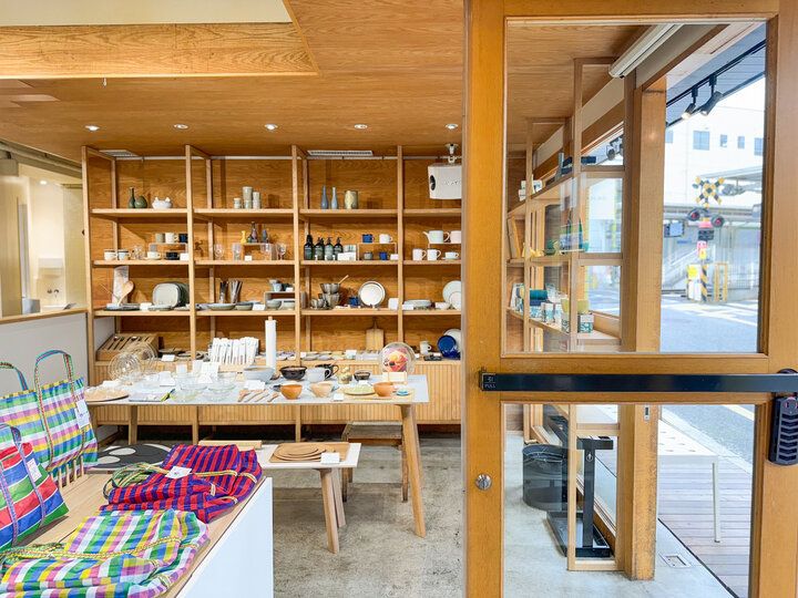 小鳥の器がキュート♪花束のように彩るアイスクリームと器に囲まれて。松陰神社前「POTPURRI」