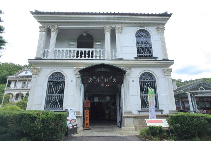 フランク・ロイド・ライトの名建築やステンドグラスの教会も♪「博物館 明治村」でレトロ建築に触れる旅