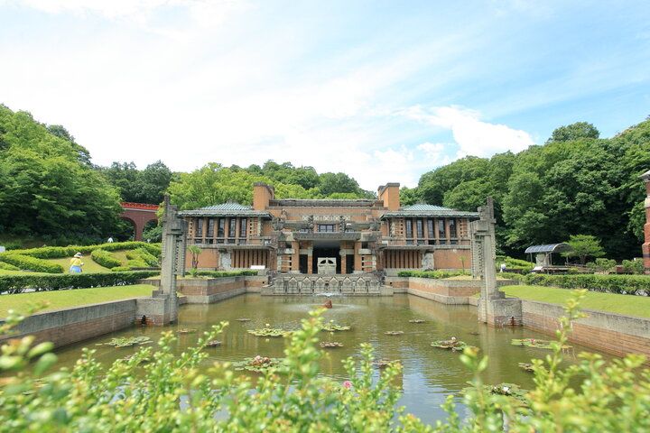 フランク・ロイド・ライトの名建築やステンドグラスの教会も♪「博物館 明治村」でレトロ建築に触れる旅