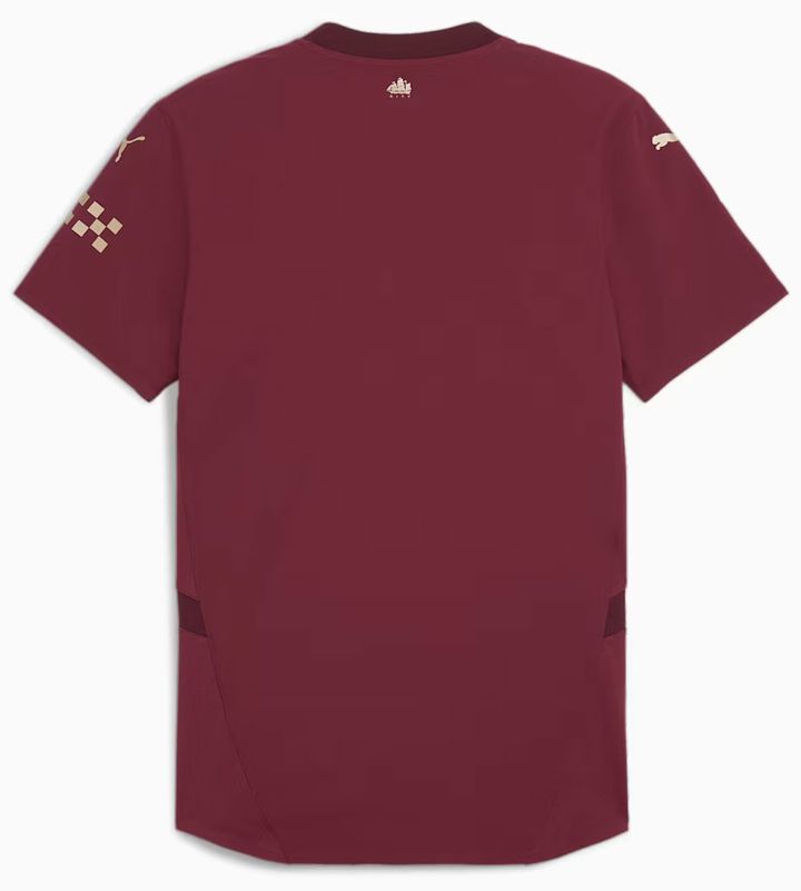 ニューヨークでお披露目！マンチェスター・シティ、「帆船」デザインの新ユニフォームは“進み続ける姿”を表現