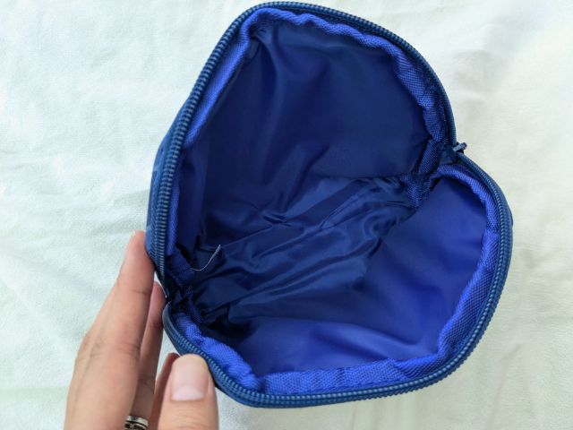 ポーチ開いたところ