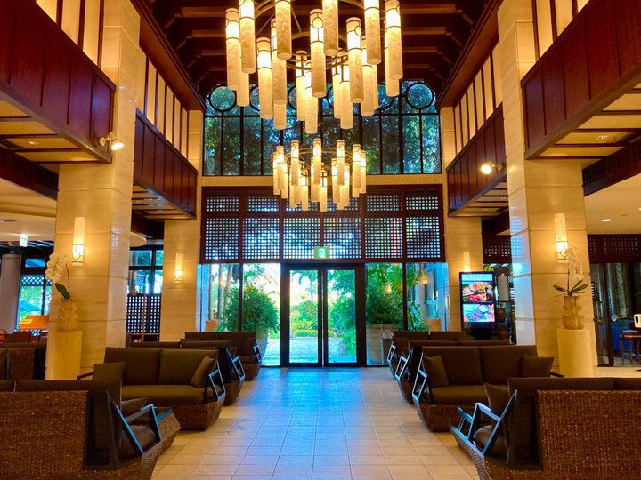 宮古島の丘に佇む楽園♪ 絶景プール付スイートで心と体を解き放つ「シギラベイサイドスイート アラマンダ」