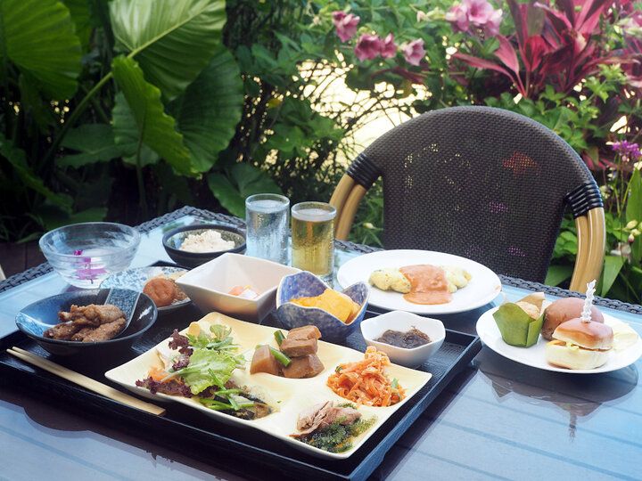 宮古島の丘に佇む楽園♪ 絶景プール付スイートで心と体を解き放つ「シギラベイサイドスイート アラマンダ」