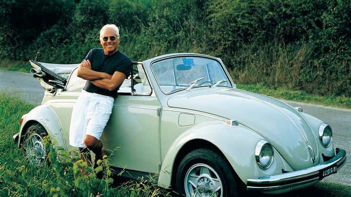 ジョルジオ・アルマーニと愛車のビートル