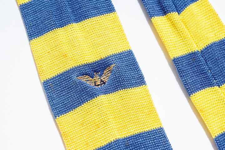 〈エンポリオ アルマーニ〉のニットタイ