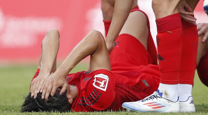 悲劇…バイエルン伊藤洋輝、中足骨骨折で離脱 「すべてのファンをうんざりさせる怪我」と現地報じる