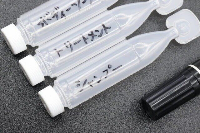 ダイソーの使い切りできる詰め替えチューブのメモスペース