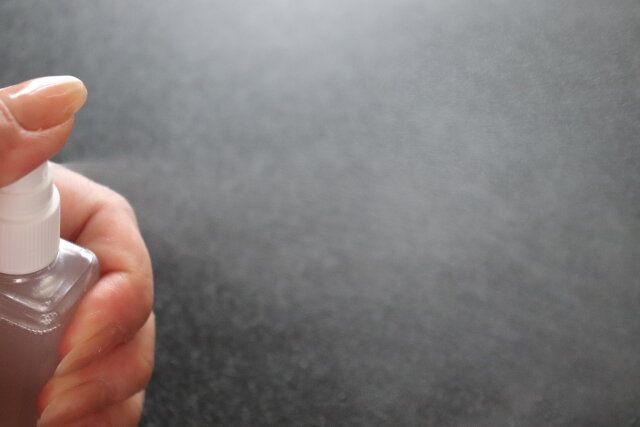 ダイソーのポーチにスッキリ入るミストボトルのミスト2