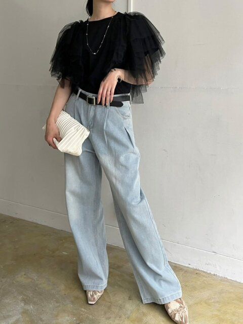 黒トップスのコーデ1