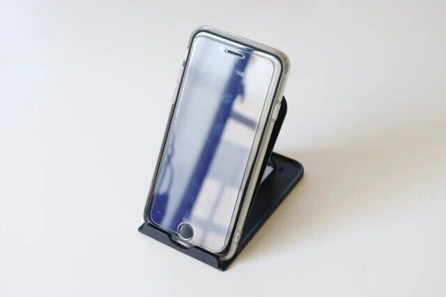 ダイソー スマホ・タブレットスタンド（MagSafe用） 使用例