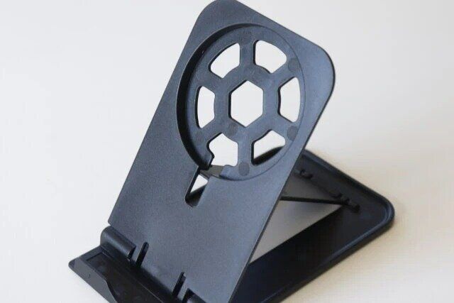 ダイソー スマホ・タブレットスタンド（MagSafe用）