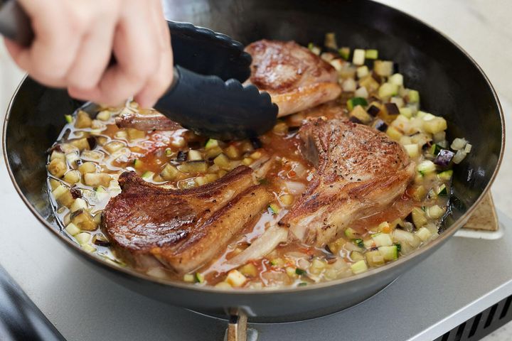 ラムを加え煮る