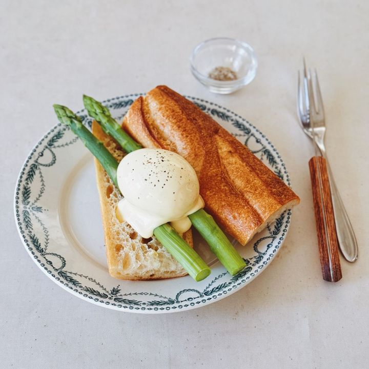 フランスの卵料理をバゲットと楽しもう！ウフマヨとアスパラのタルティーヌ【パン好きなsumire.のバゲットサンドのレシピ vol.22 〜レシピで旅するヨーロッパ〜】