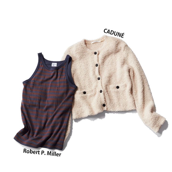 ネイビーとブラウンのボーダー柄アメスリタンクとふんわりした肌触りのベージュカーディガン