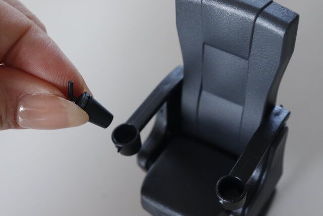 セリアのミニチュア映画館のイス