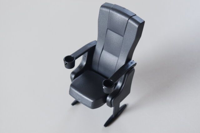 セリアのミニチュア映画館のイス