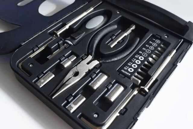 ダイソー 工具セット（スマイル型、21in1）