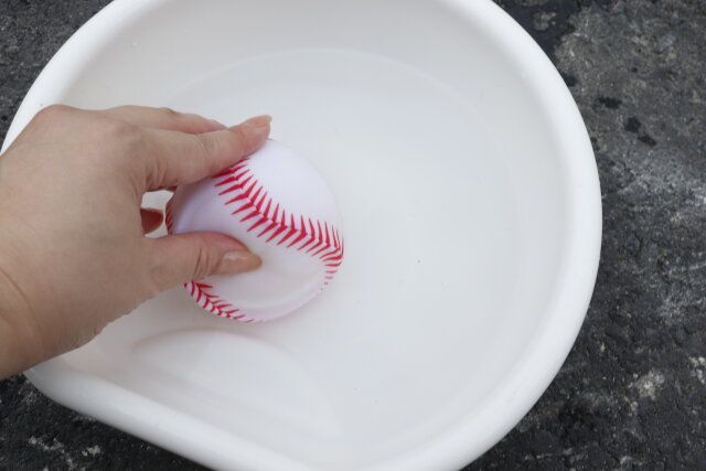 ダイソーの水を含めるウォーターボール