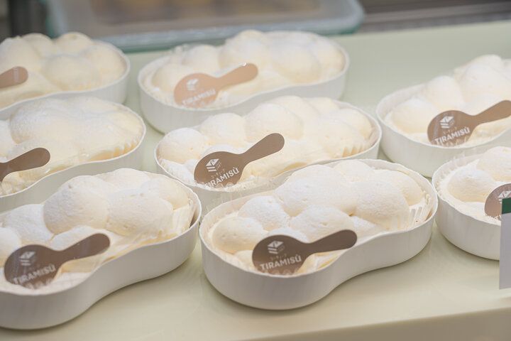 東京駅に新たなティラミス専門店「シーキューブTIRAMISÙ」グランドオープン