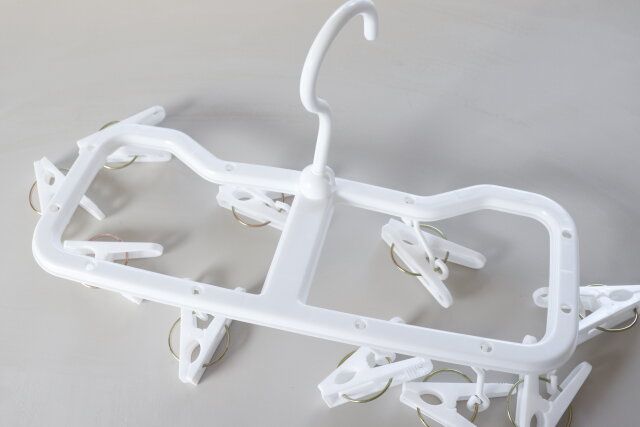 セリア 壁側にかけられる10ピンチハンガー