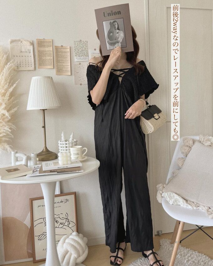 Availのブラックの「ワッシャーシャーリングオールインワン」×カップ付きタンクトップ