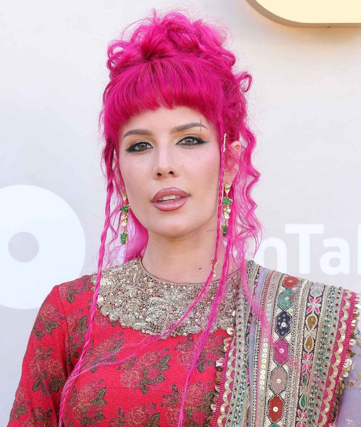 画像: ホールジーが新曲「Lucky」を発表