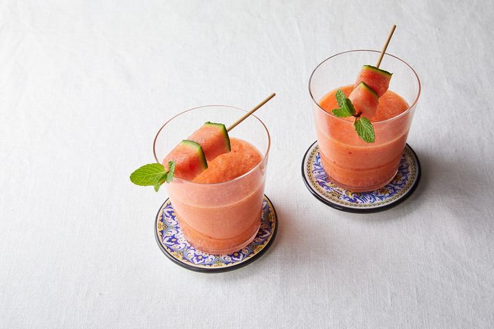 淡い甘さと青い香りが引き立つ“すいかのガスパチョ”