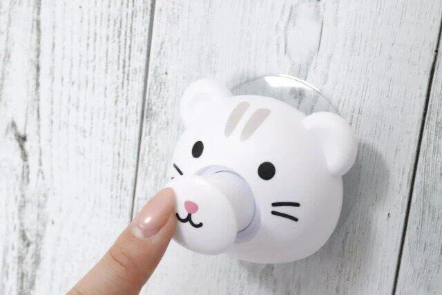 ダイソー 押すと飛び出るフック（アニマル） 鼻 使用方法