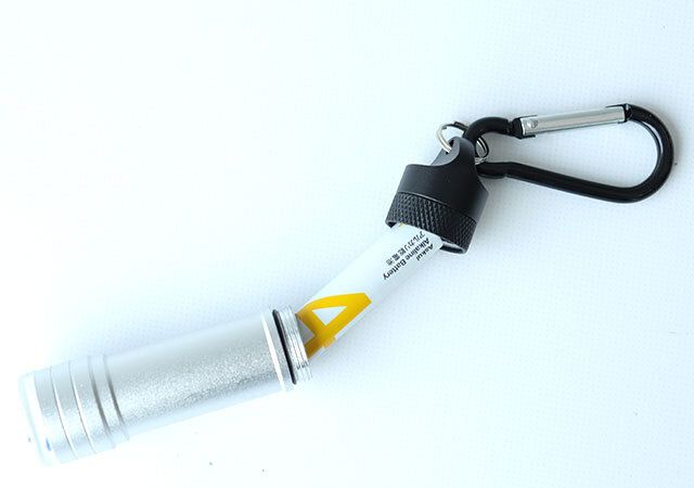 キャンドゥ マグネットリリースカラビナライト 電池