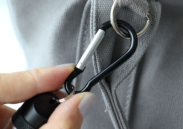 キャンドゥ マグネットリリースカラビナライト 取り付け