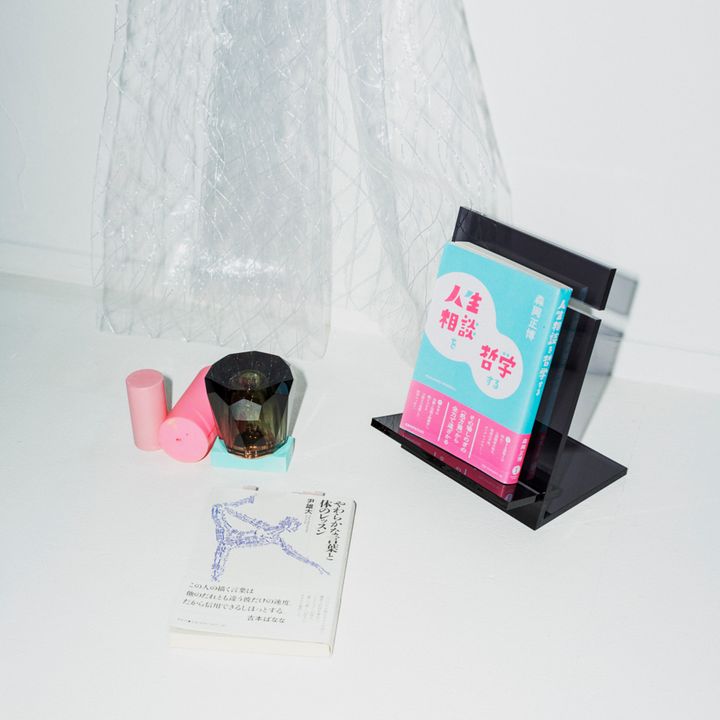 読書が楽しいバスルーム。ひらめきを誘うバスタブ【本のある居場所づくり】