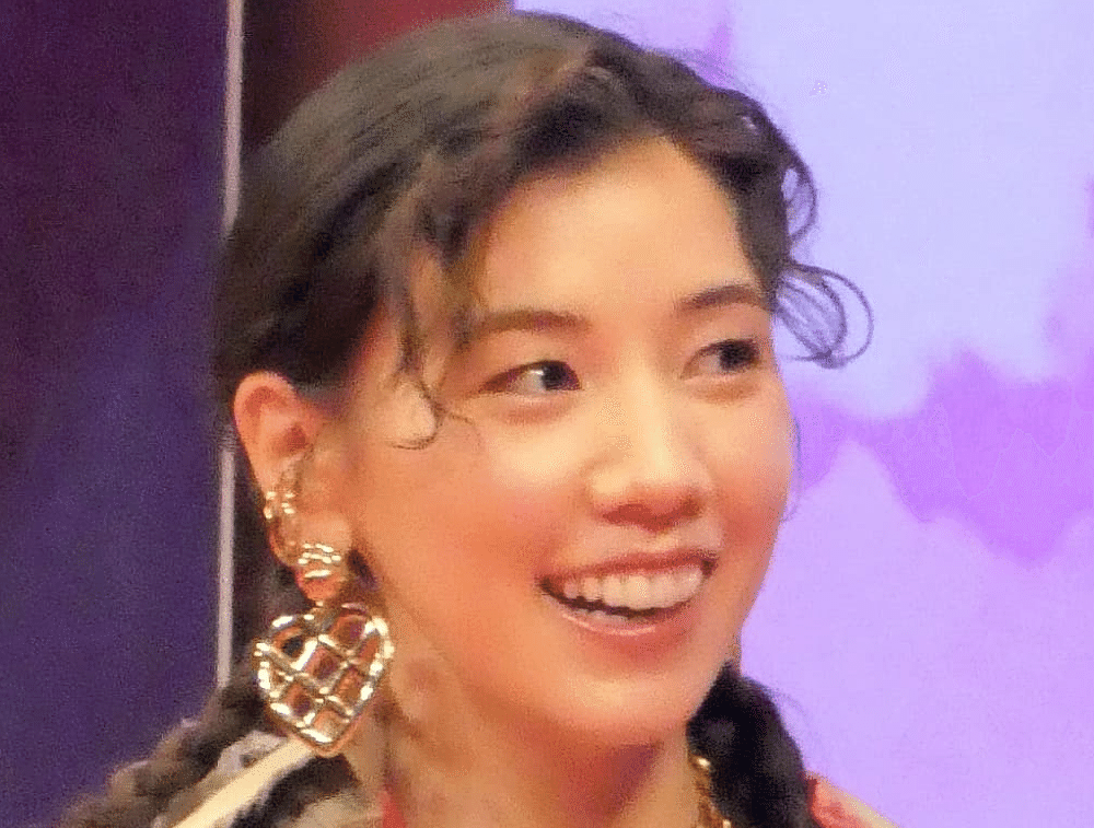 「残念すぎる」「ギャルじゃないじゃん」待望の“人気女優”登場も…期待外れの声？　NHK『おむすび』 | TRILL【トリル】