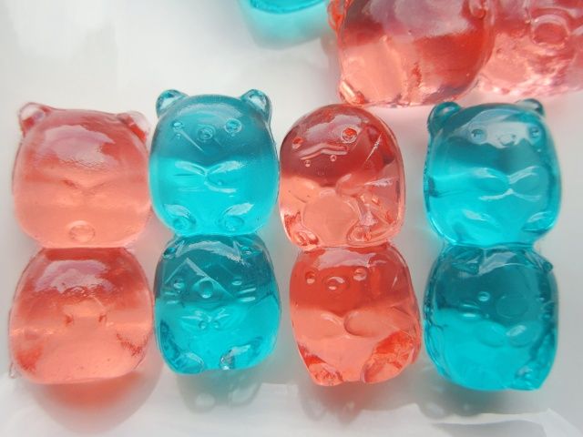 すみっコぐらしのキャラクターがプリントされたグミ