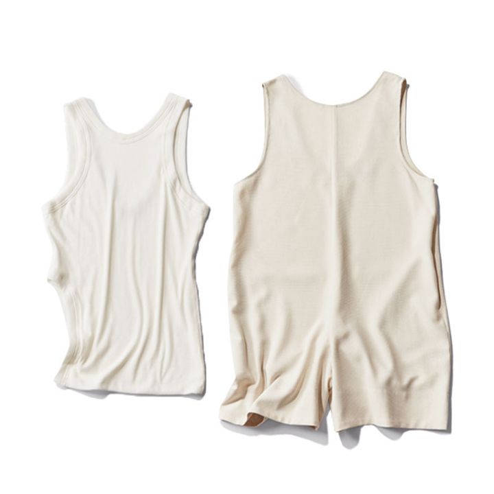 ADAWASの背中あきオールインワンとインナーに合わせたいニアーニッポンの深Uネックタンク