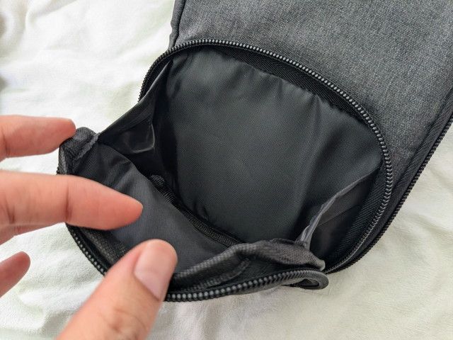 スヌーピーのショルダーバッグ前面ポケット