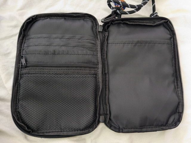 スヌーピーショルダーバッグ中