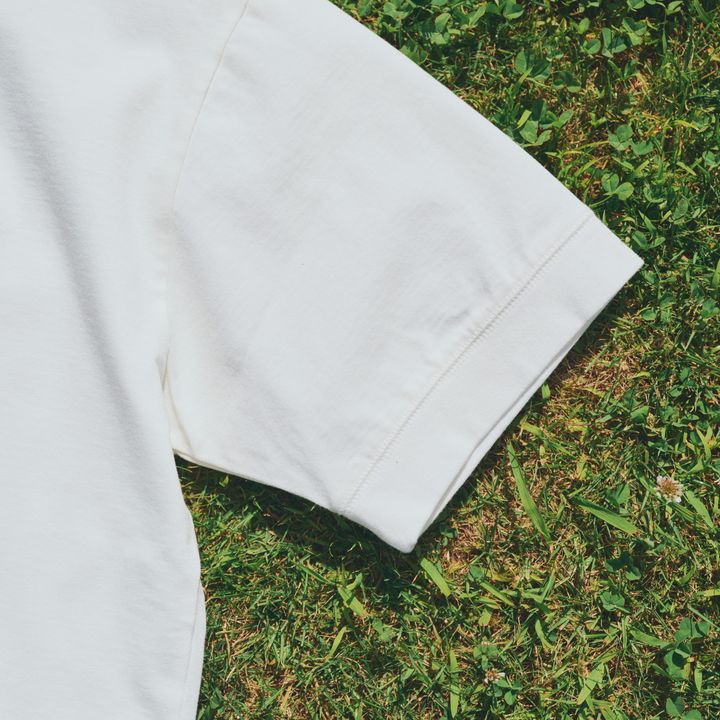 白シャツを着るようにきれいに着こなしたい《ブルーブルー》のドロップショルダーT【マイスタンダードブック】