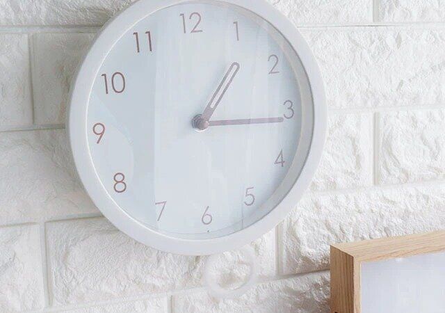 ダイソー 振り子掛け時計（A）