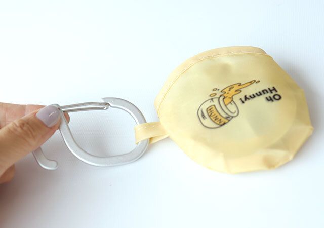 キャンドゥ 折りたたみうちわ（プー＆フレンズ） カラビナ