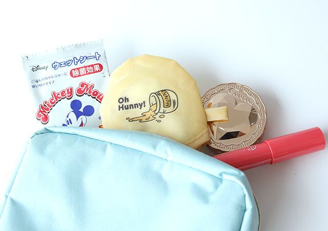 キャンドゥ 折りたたみうちわ（プー＆フレンズ） ポーチ