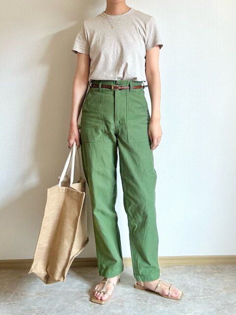 ユニクロクルーネックTとベイカーパンツコーデ