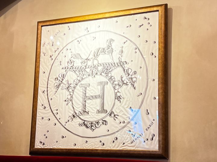 「トリコロール 本店」のエルメスのスカーフ