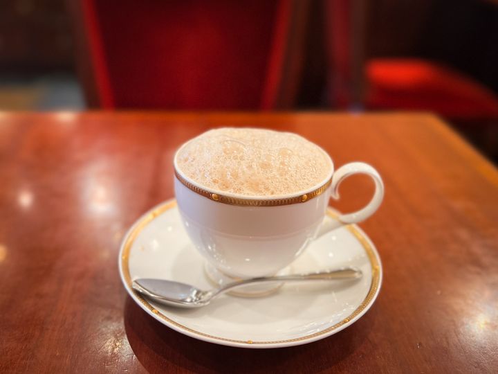 「トリコロール 本店」の「カフェ・オ・レ」