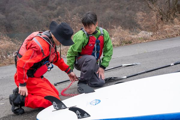 今話題の湖畔のSUPツアーに行ってみたら…そこに現れたのは!?