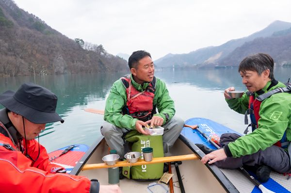 今話題の湖畔のSUPツアーに行ってみたら…そこに現れたのは!?