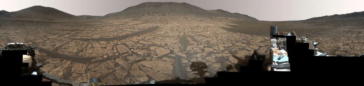 パーサヴィアランスが撮影した火星のパノラマ写真