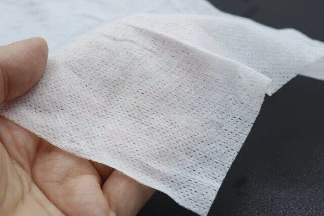 ダイソー お風呂さぼりシート 手に持つ