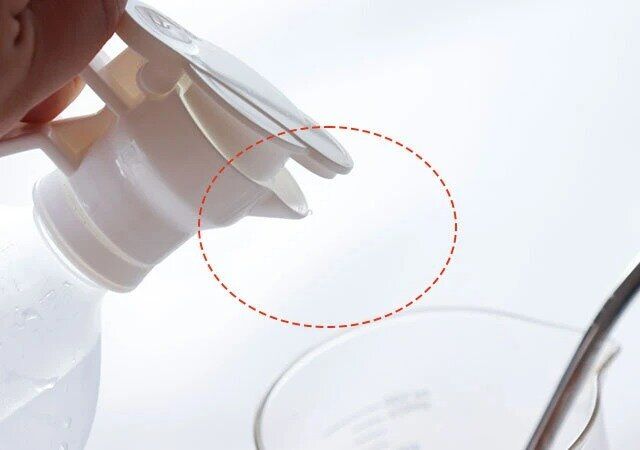 ダイソー ワンタッチペットボトルキャップ 使用例 液だれしにくい