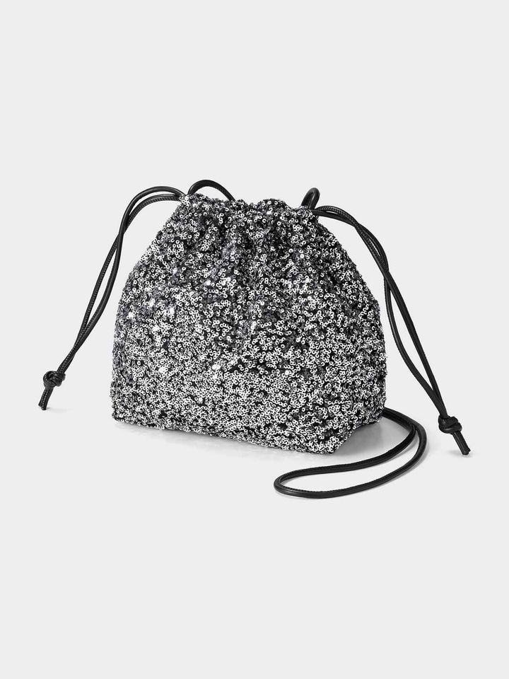 画像1: 出典：GU