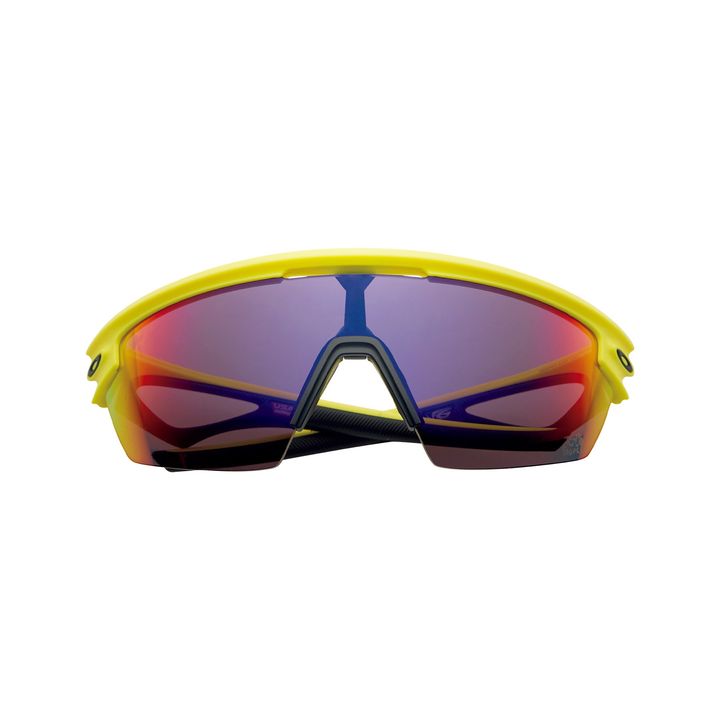 アイウェア ￥38,830／OAKLEY（ルックスオティカジャパン カスタマーサービス）